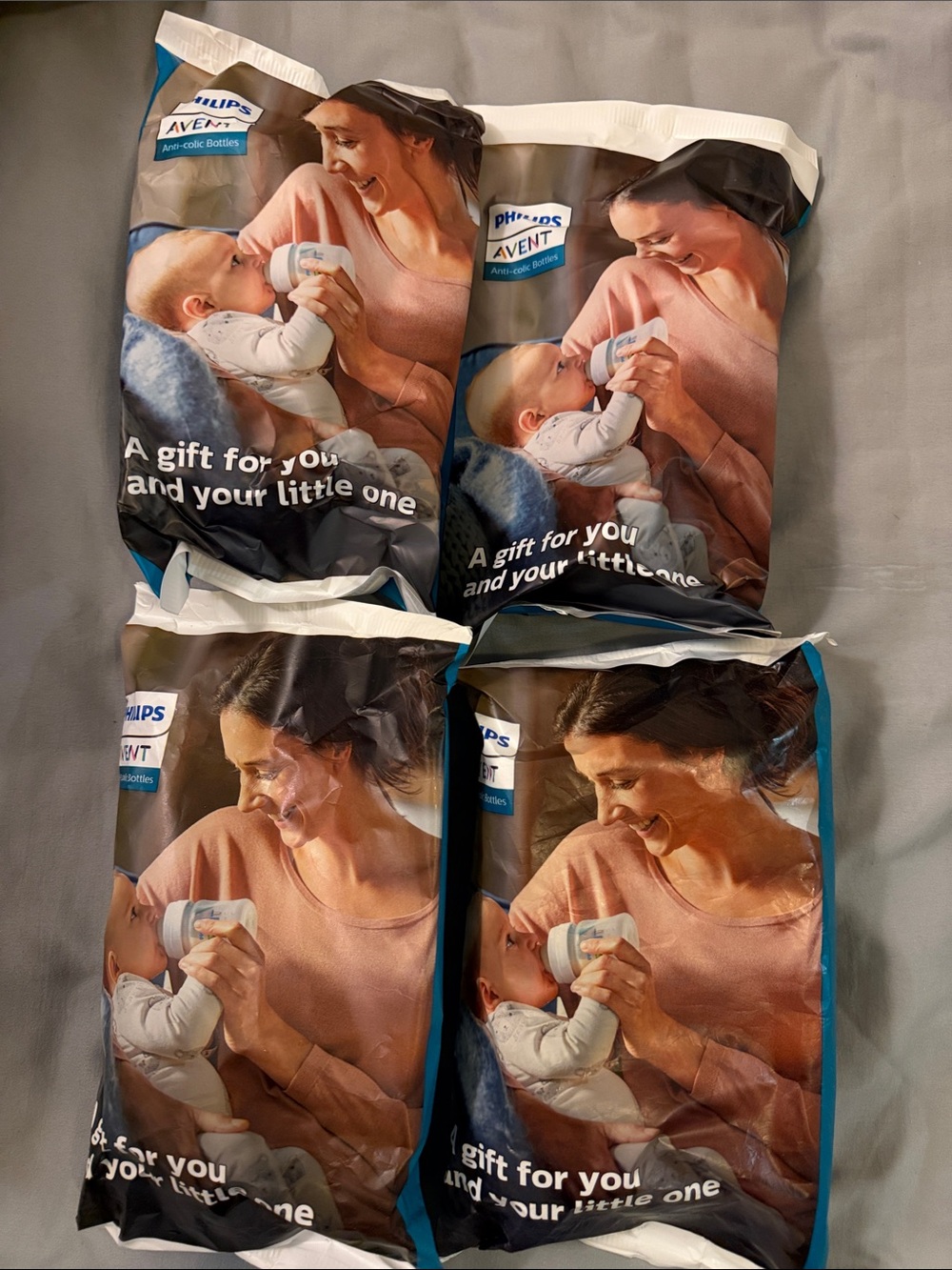 4x Philips avent anti colic bottle with nipple and nipple cover
